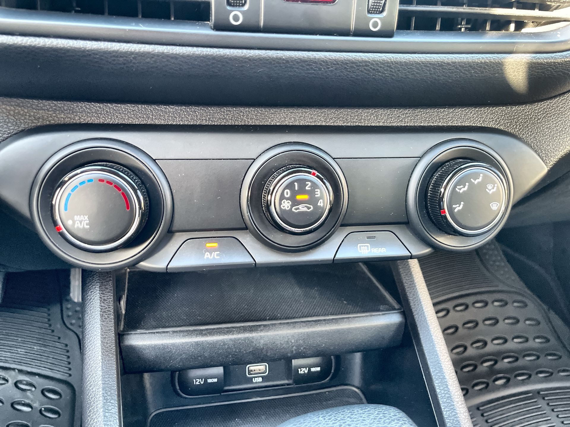 2022 Kia Forte 2.0 LX At