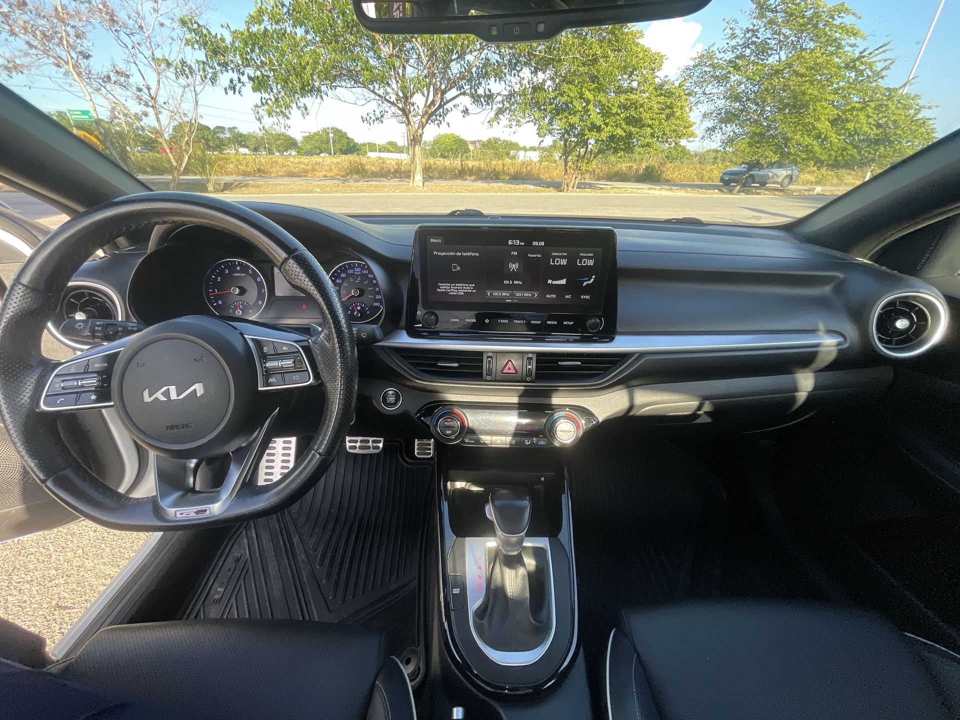 2023 Kia Forte 2.0 GT Line Sedan At
