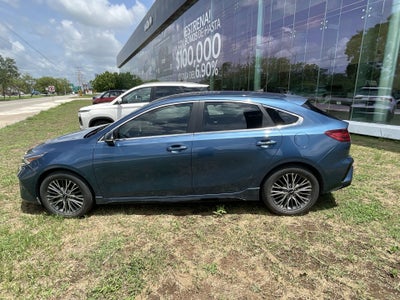 2022 Kia Forte 2.0 GT Line 4p At