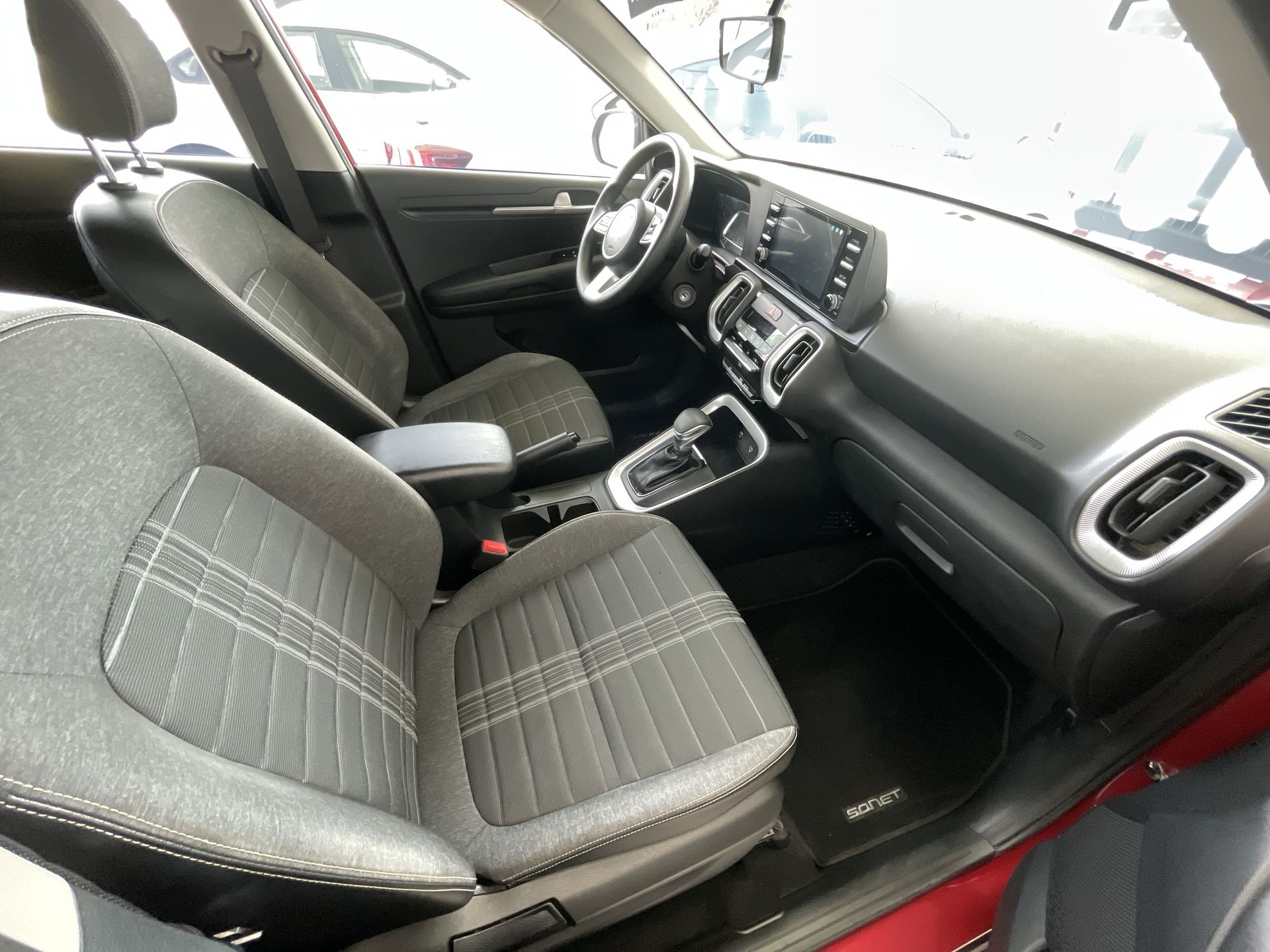 2024 Kia Sonet 1.5 Ex At